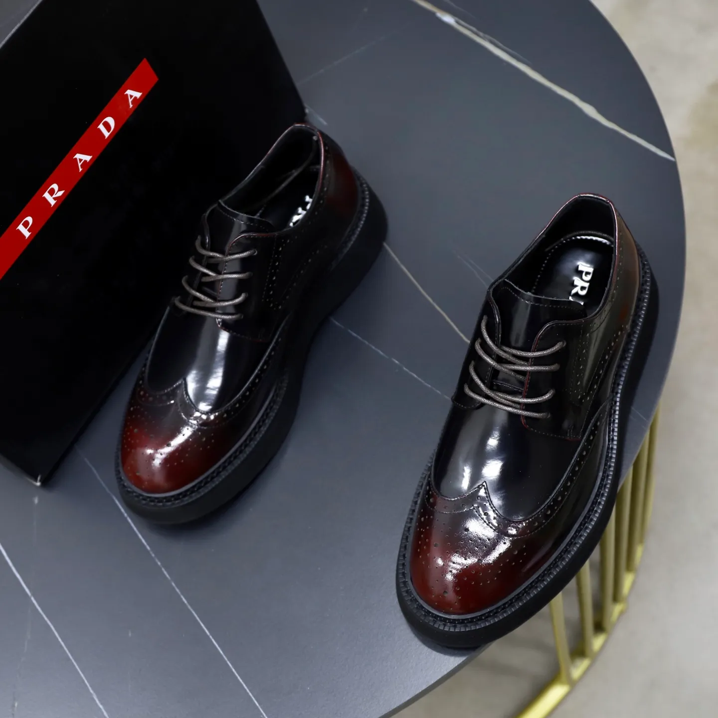 Ex-factory price: 640💰🙅‍♂️🙅‍♂️🙅‍♂️Cowhide Brand: PRADA Standard code: 38-44 (45 customized) Grade: Same as the official website Material: Original high-grade cowhide surface, cowhide lining, non-slip, soft and wear-resistant outsole Style category: Men's fashionable casual boots, distinguished luxury brand elements, top luxury Color: actual picture color